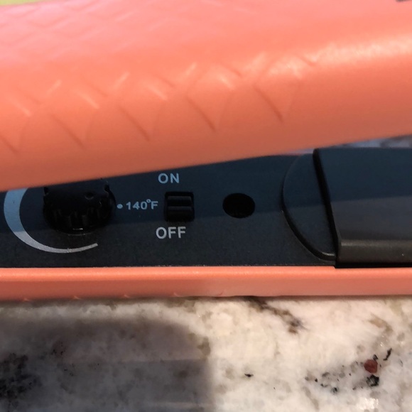 AMIKA flat iron - Picture 5 of 6